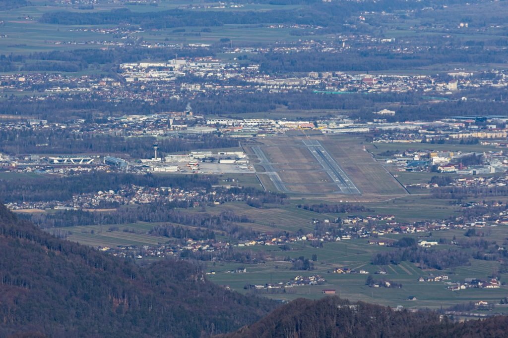 Private transfer from Salzburg Airport to Kaprun ski resort Austria